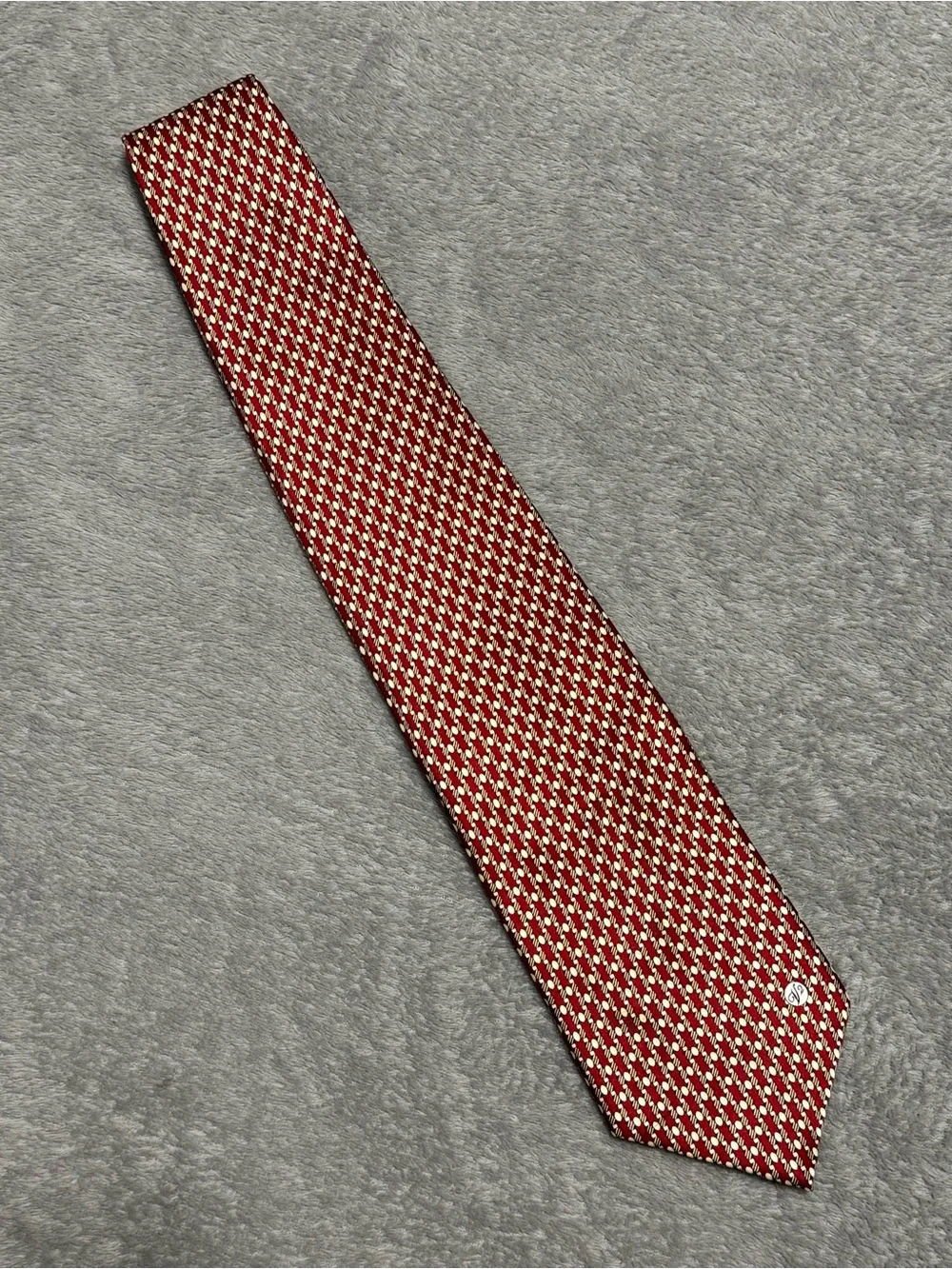 Versace Classic V2 Men’s 100% Silk Necktie Red Geometric Pattern Italy Designer
